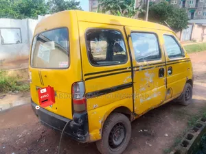 Suzuki APV Minibus 2005 Yellow