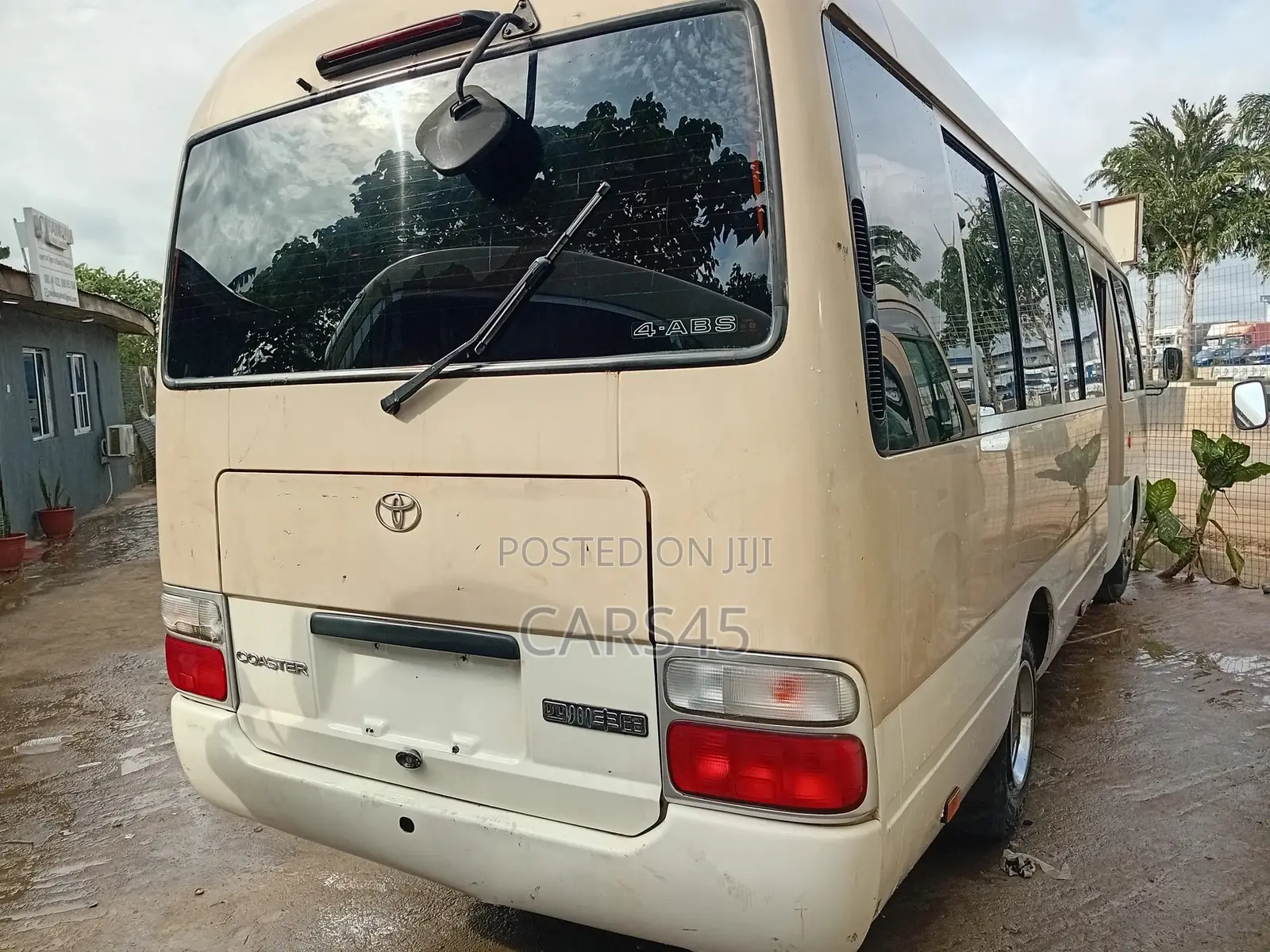 Toyota Coaster 2017 Beige