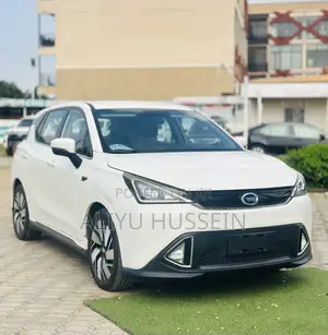 Triumph TSX 2025 White