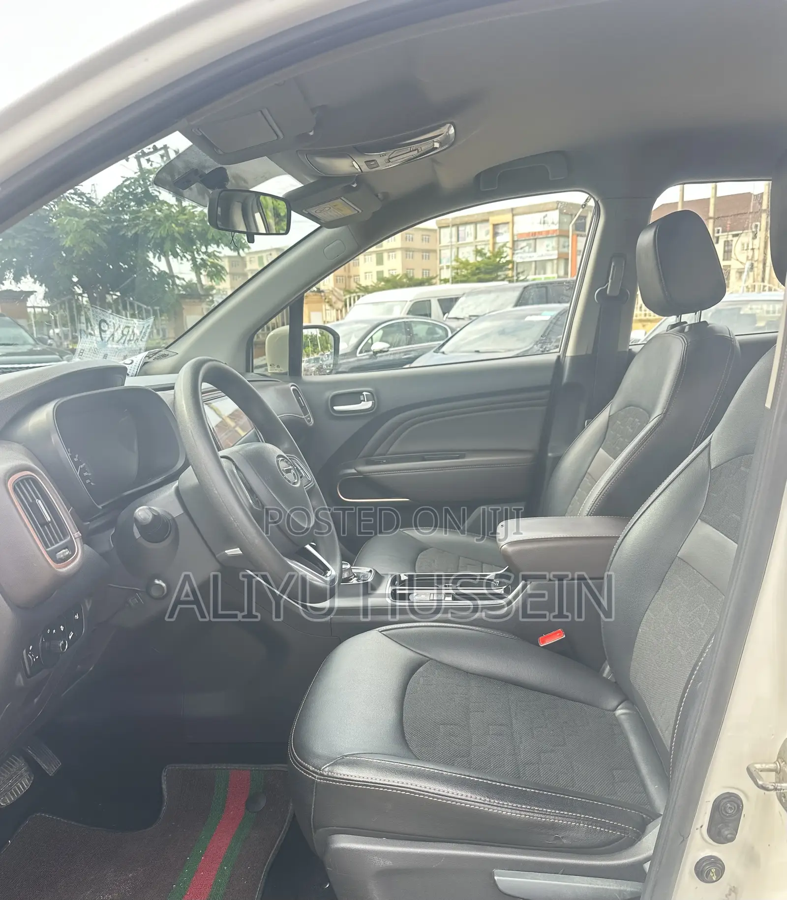 Triumph TSX 2025 White