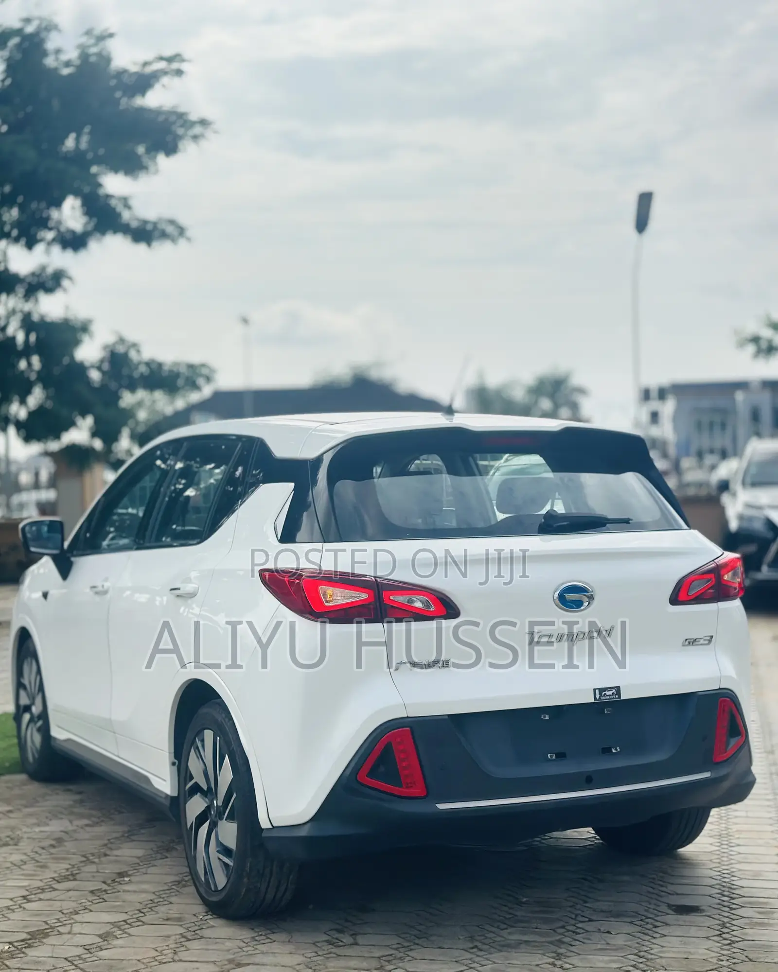 Triumph TSX 2025 White