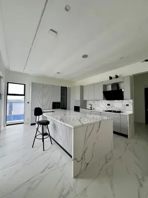 5bdrm Duplex in Vgc for sale