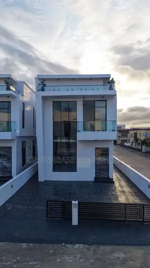 5bdrm Duplex in Sangotedo for sale