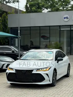 Toyota Avalon XSE FWD Sedan (3.5L V6 8A) 2019 Gray