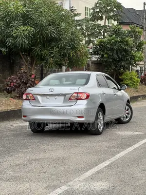 Toyota Corolla LE 4dr Sedan (1.8L 4cyl 4A) 2010 Silver