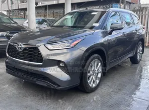 Toyota Highlander XLE 2021 Gray