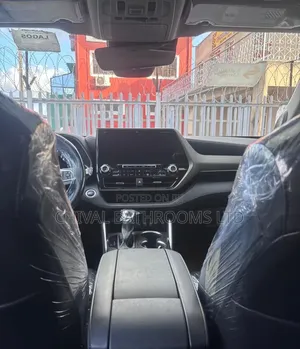 Toyota Highlander XLE 2021 Gray