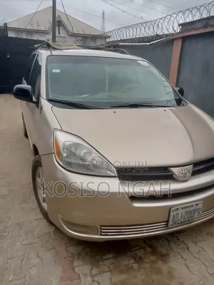 Toyota Sienna 2005 Gold