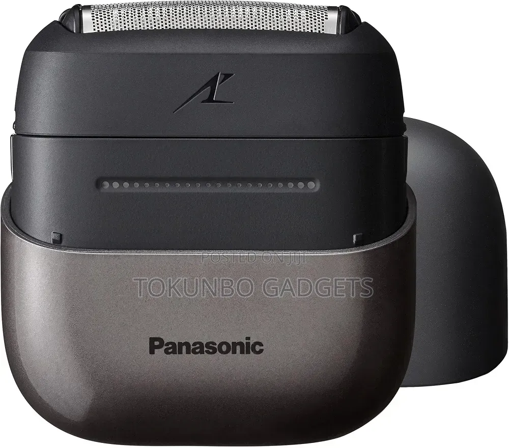 Panasonic ES-CM3A 3-Blade Compact Shaver, Wet & Dry -IPX7- USB-C \