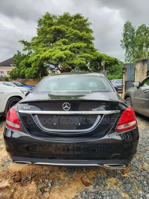 Mercedes-Benz C300 Base Sedan RWD (2.0L 4cyl 7A) 2016 Black