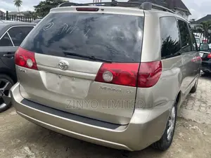 Toyota Sienna LE AWD 2006 Gold