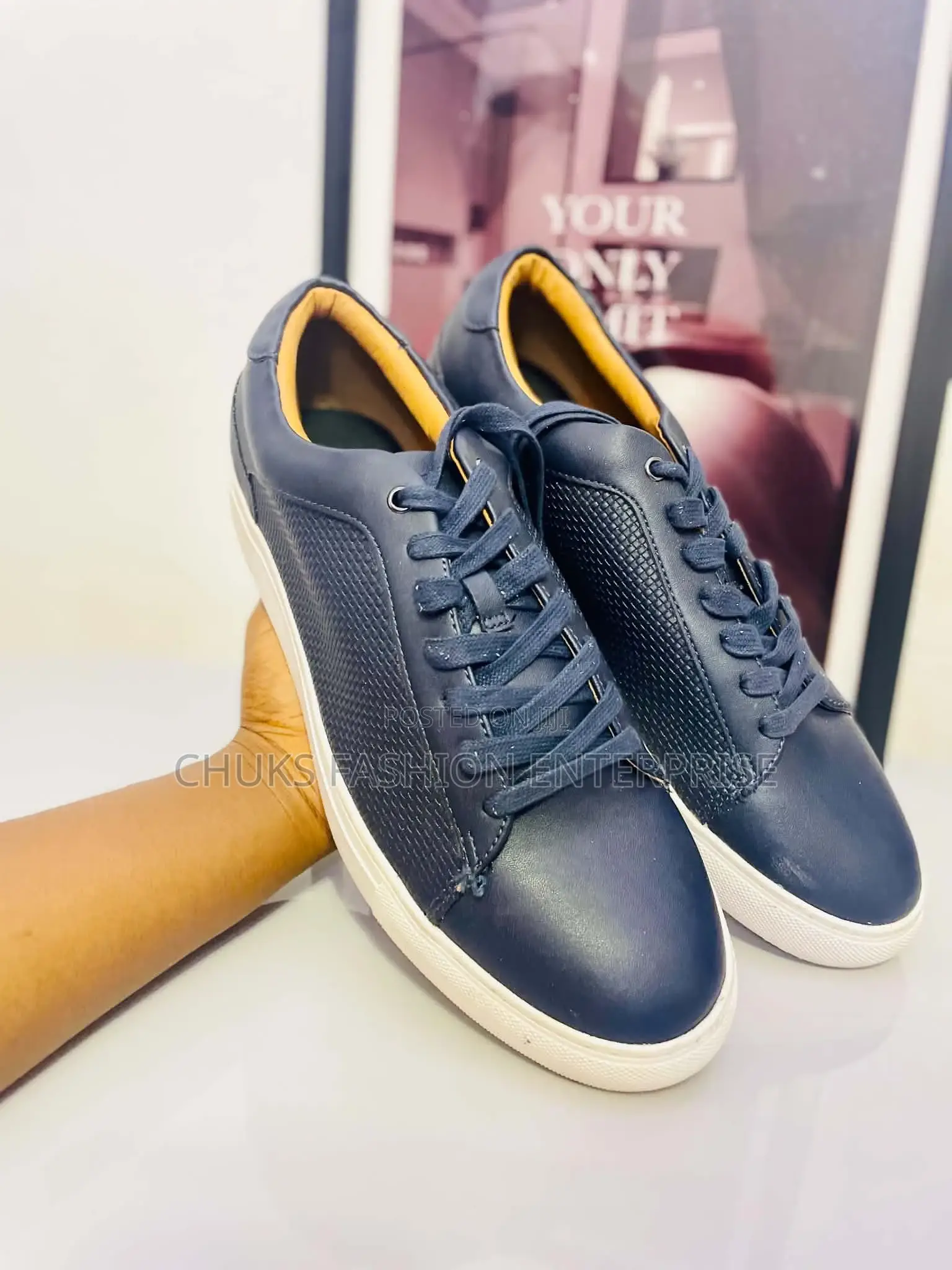 Men's Cooperate Canvas