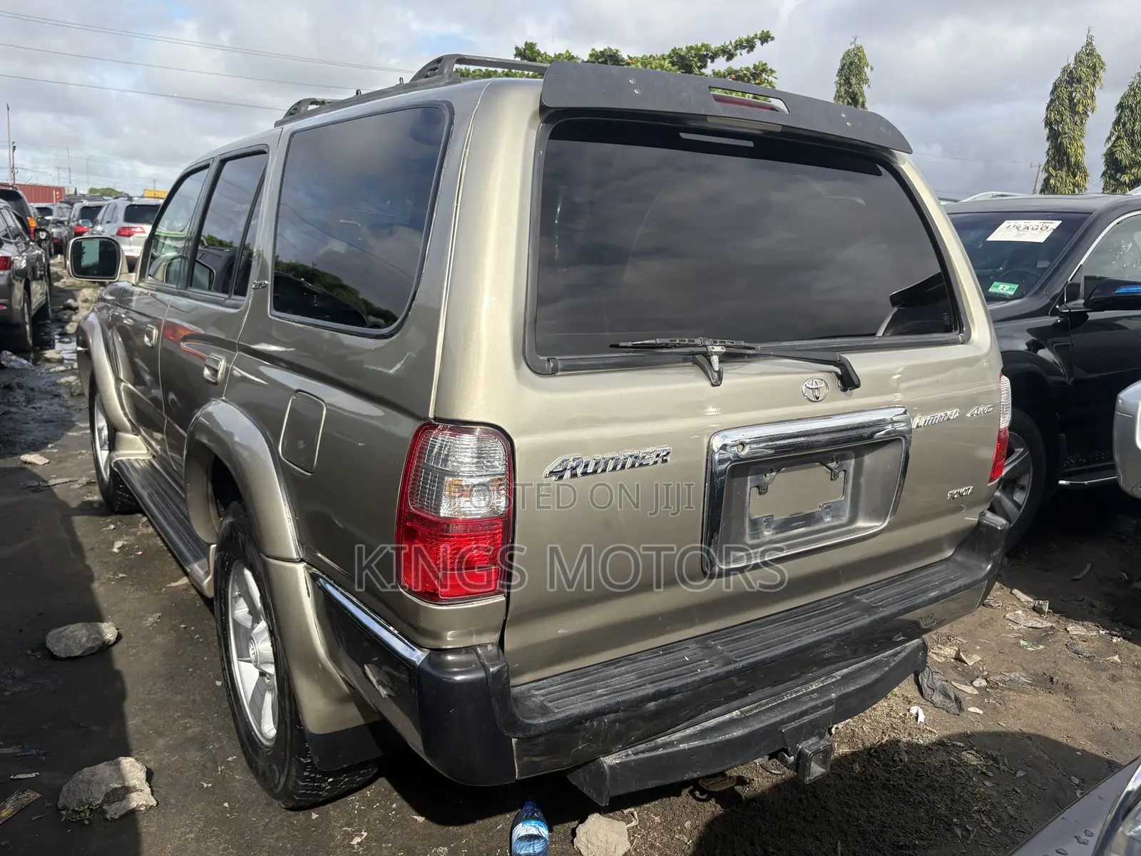 Toyota 4-Runner 2000 Gold