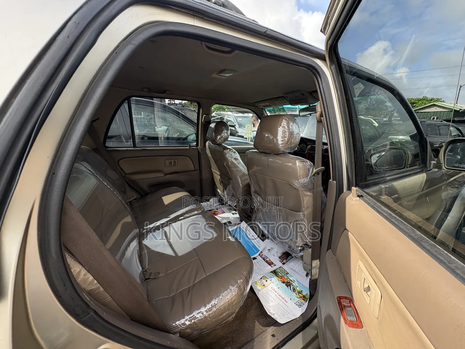 Toyota 4-Runner 2000 Gold
