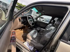 Toyota 4-Runner 2000 Gold