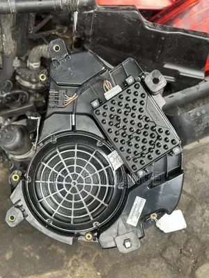 Porsche Cayenne Subwoofer Bose W/Amplifier