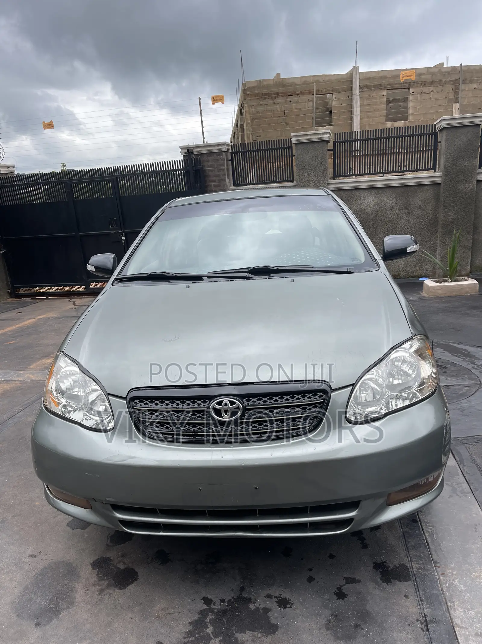Toyota Corolla LE 2004 Gray