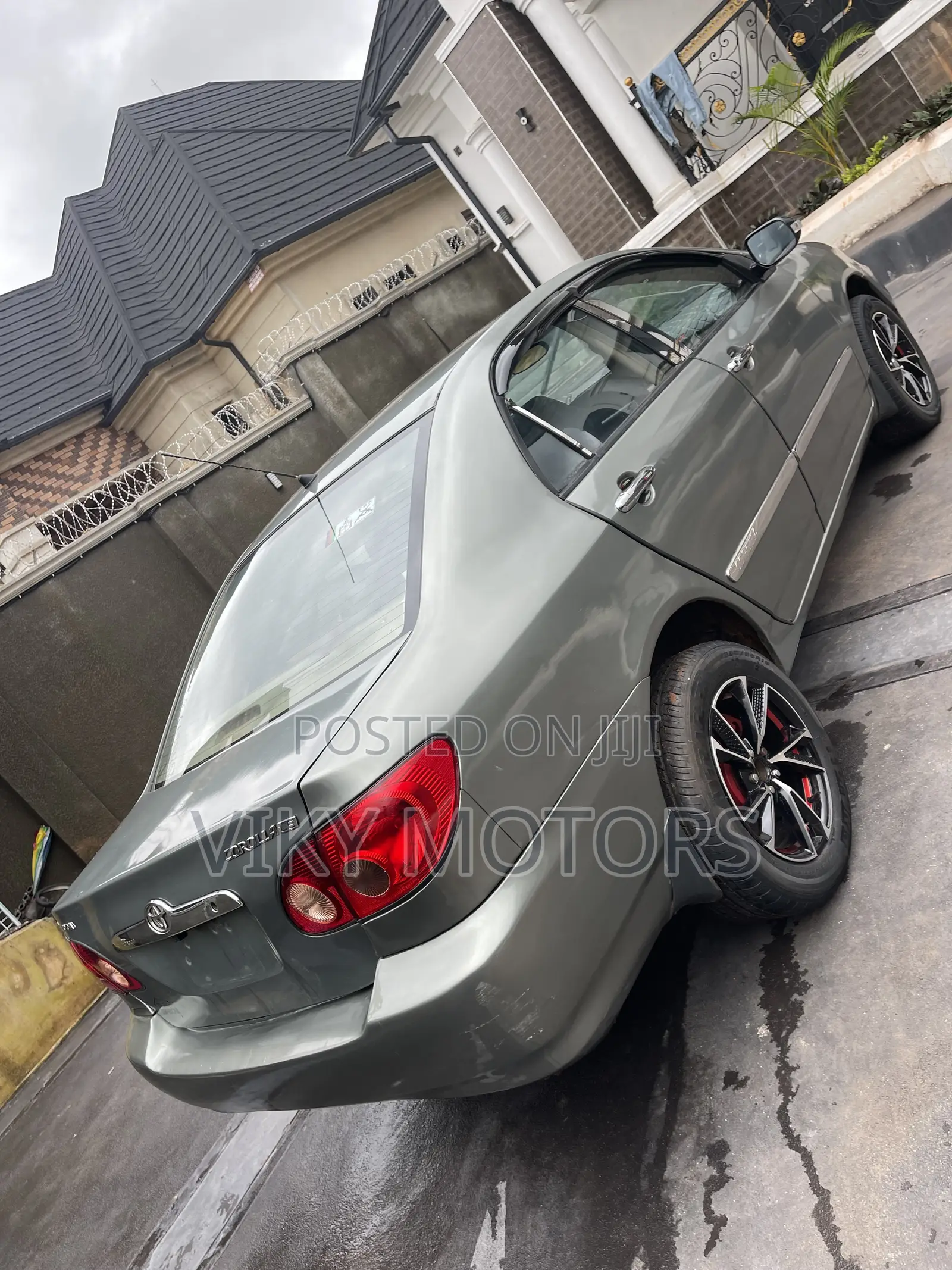 Toyota Corolla LE 2004 Gray