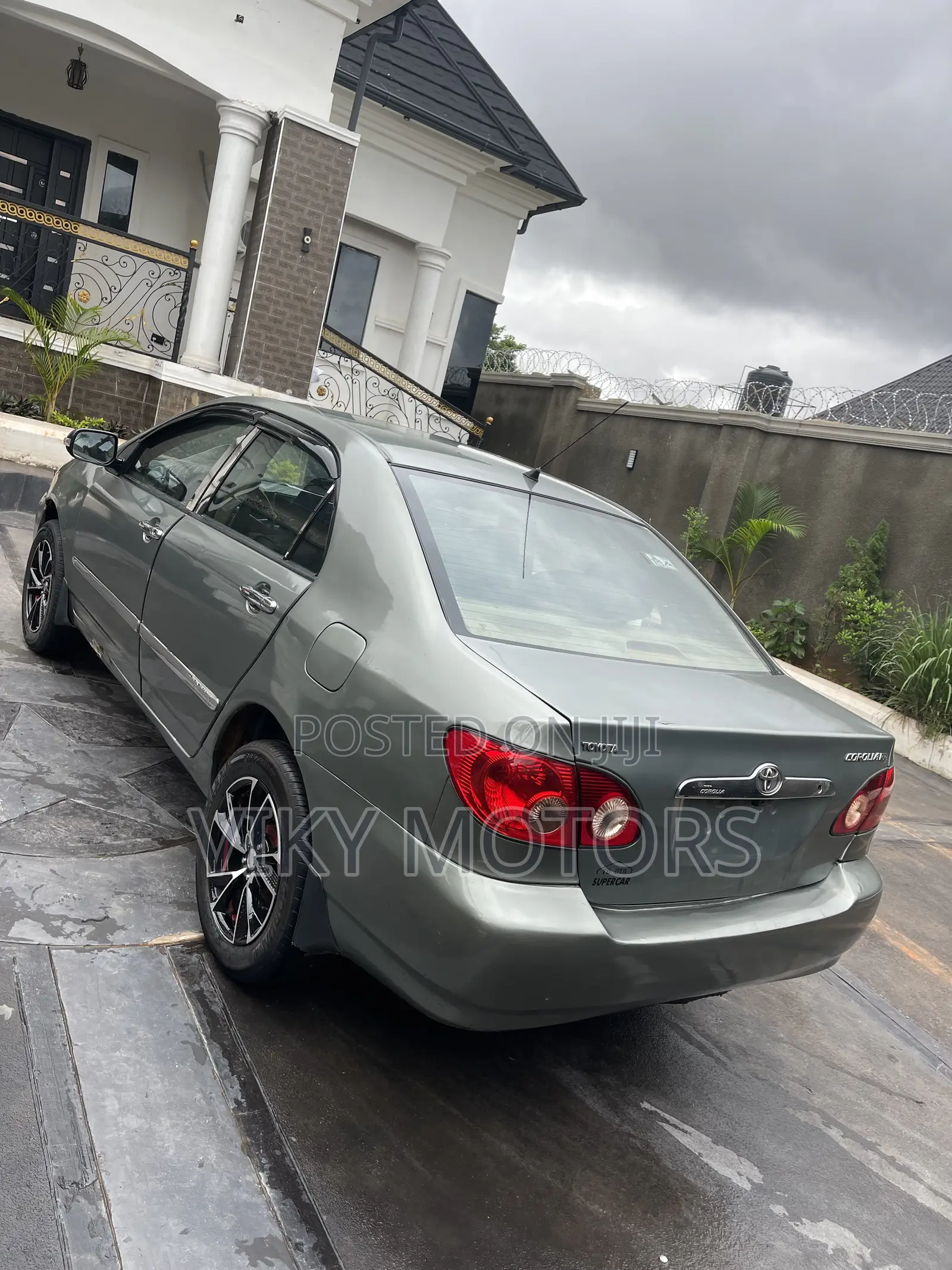 Toyota Corolla LE 2004 Gray