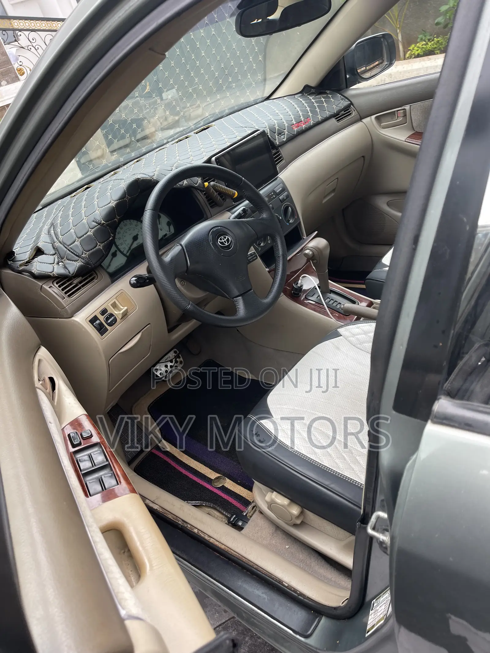 Toyota Corolla LE 2004 Gray
