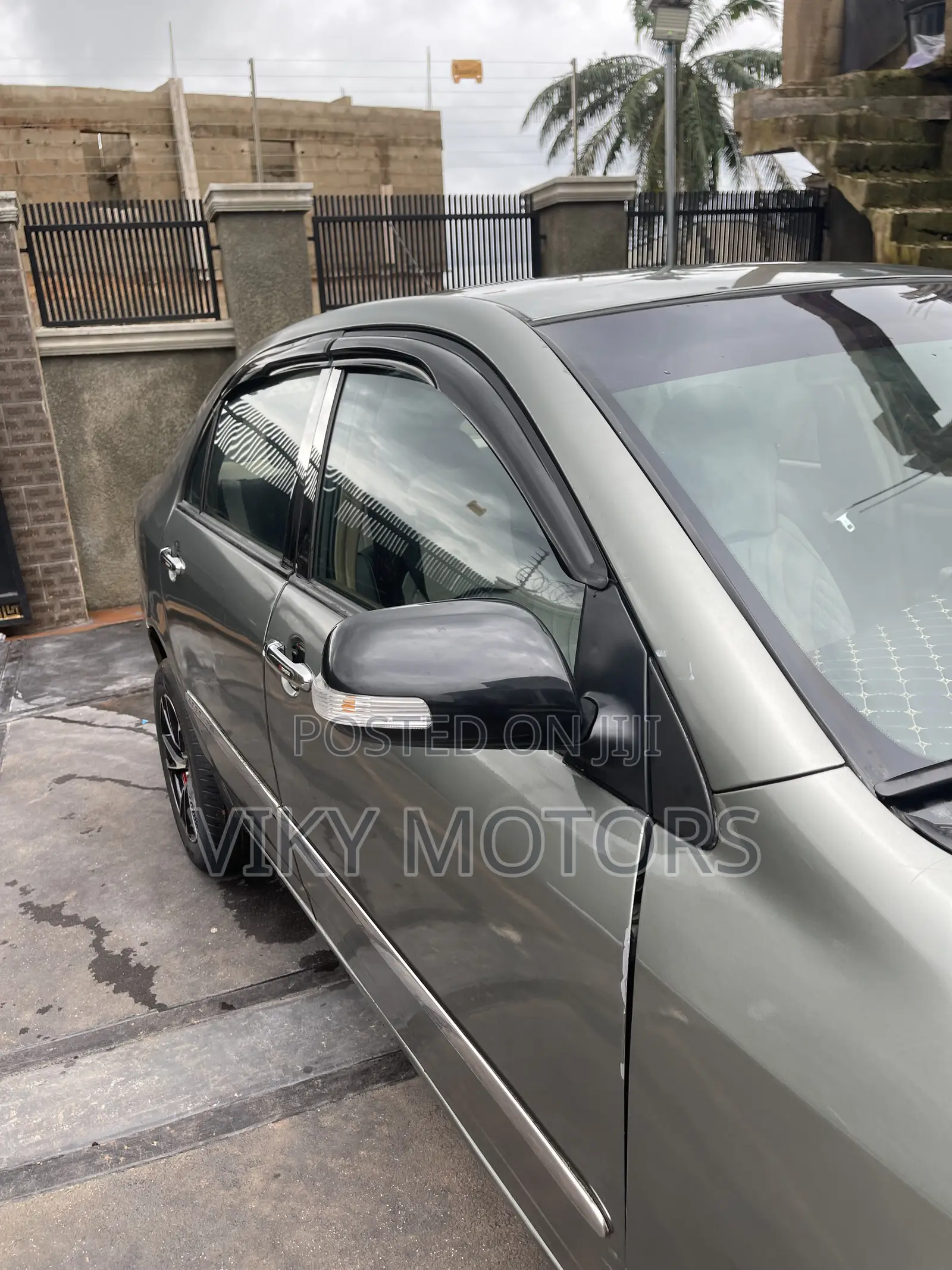 Toyota Corolla LE 2004 Gray
