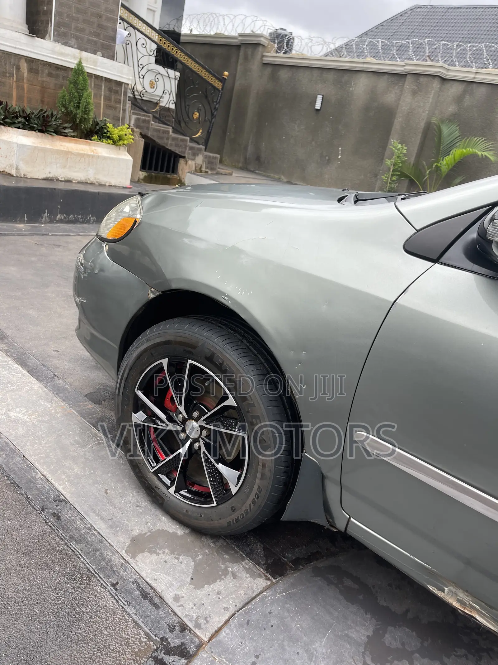 Toyota Corolla LE 2004 Gray
