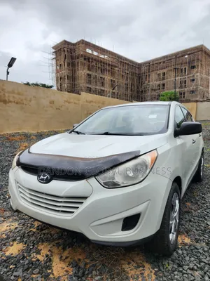 Hyundai Tucson GL FWD 2011 White