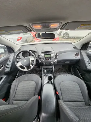 Hyundai Tucson GL FWD 2011 White