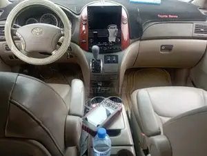 Toyota Sienna 2004 Gray