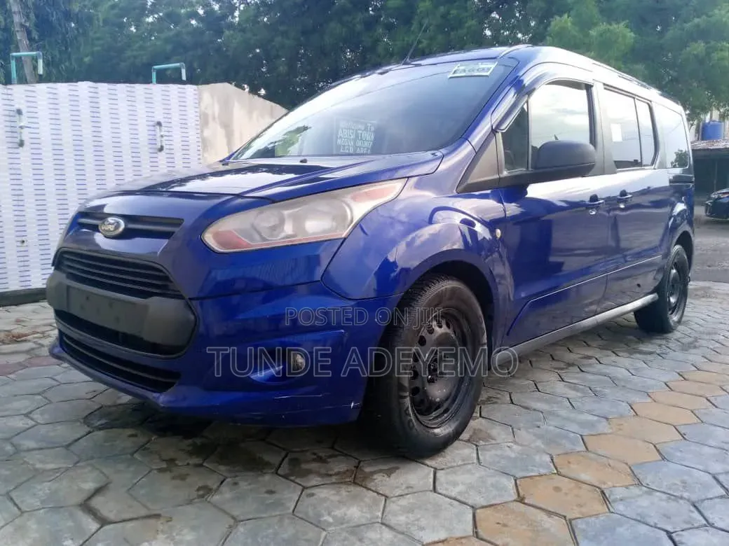 Ford E-150 2010 Blue