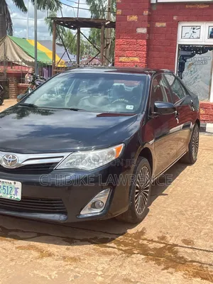 Toyota Camry XLE 4dr Sedan (2.5L 4cyl 6A) 2013 Black