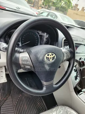 Toyota Venza AWD 2012 Silver
