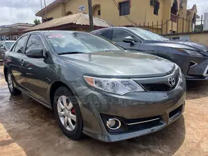 Toyota Camry LE 4dr Sedan (2.5L 4cyl 6A) 2014 Gray