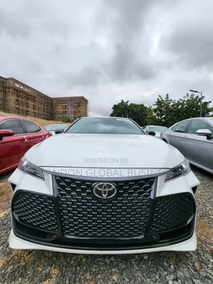 Toyota Avalon XSE FWD Sedan (3.5L V6 8A) 2019 White