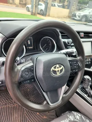 Toyota Camry LE FWD (2.5L 4cyl 8AM) 2018 Silver
