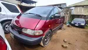 Toyota Previa 1999 Red