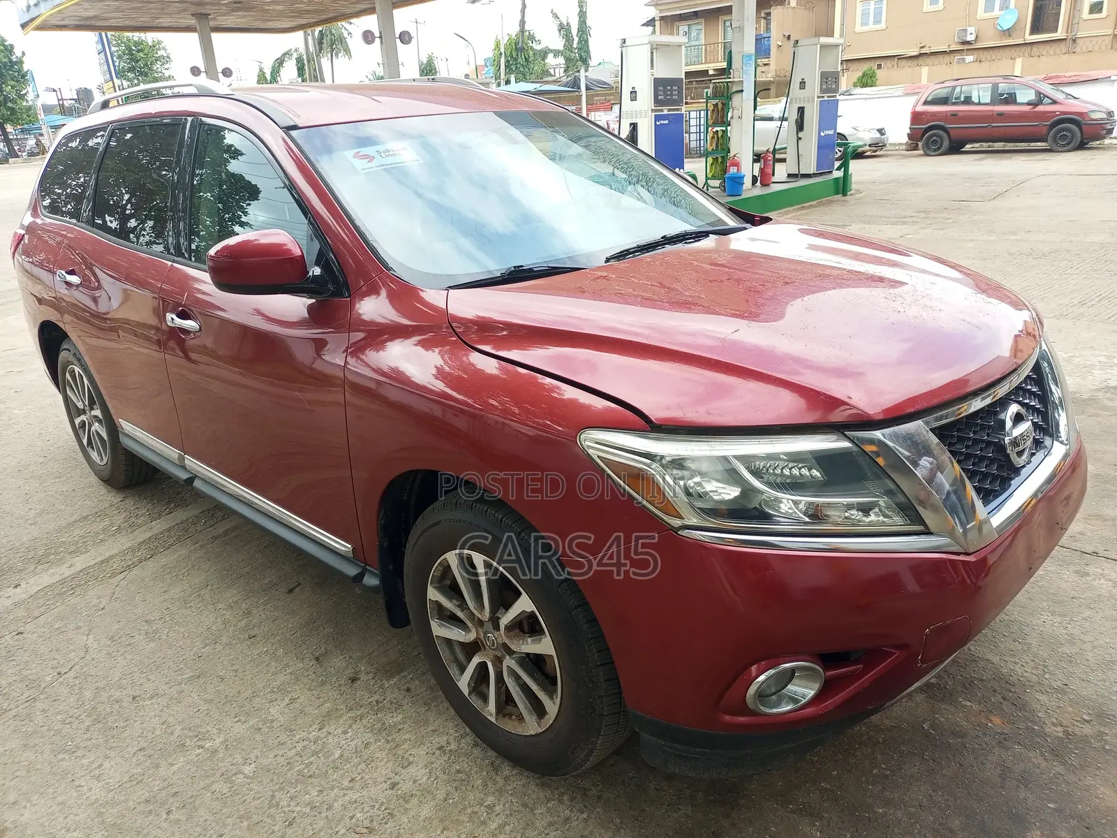 Nissan Pathfinder 2014 Red