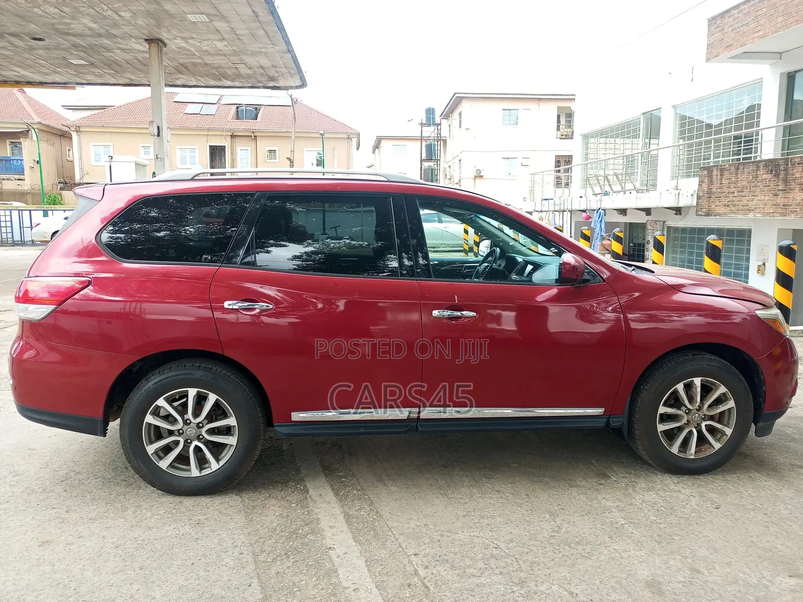 Nissan Pathfinder 2014 Red