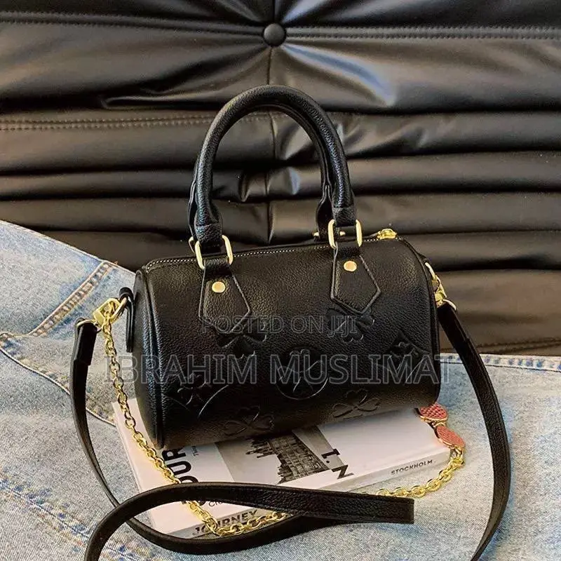 Round Chain Bag