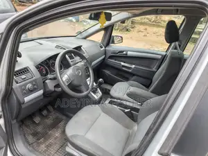 Opel Zafira 2.0T OPC 2009 Gray
