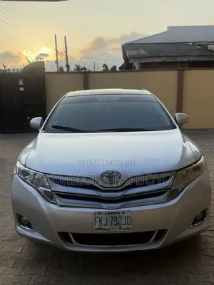 Toyota Venza V6 2011 Silver