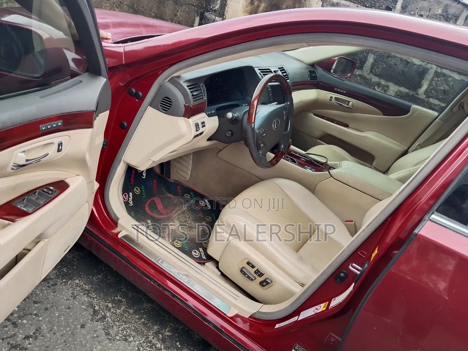 Lexus LS 460 2011 Red