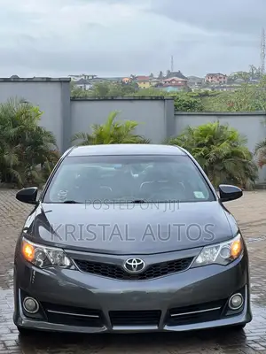 Toyota Camry SE 4dr Sedan (2.5L 4cyl 6A) 2014 Gray