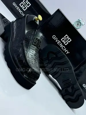 High Quality Givenchy Men’s Black Embossed Patterned Shoes–Fully Boxed