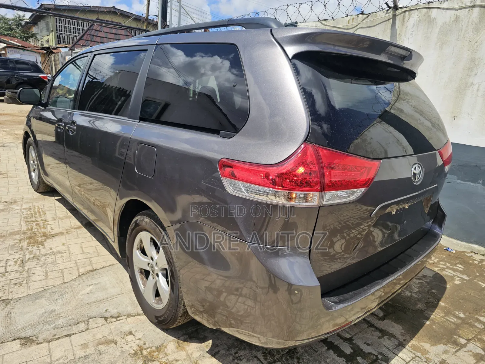 Toyota Sienna 2015 Gray