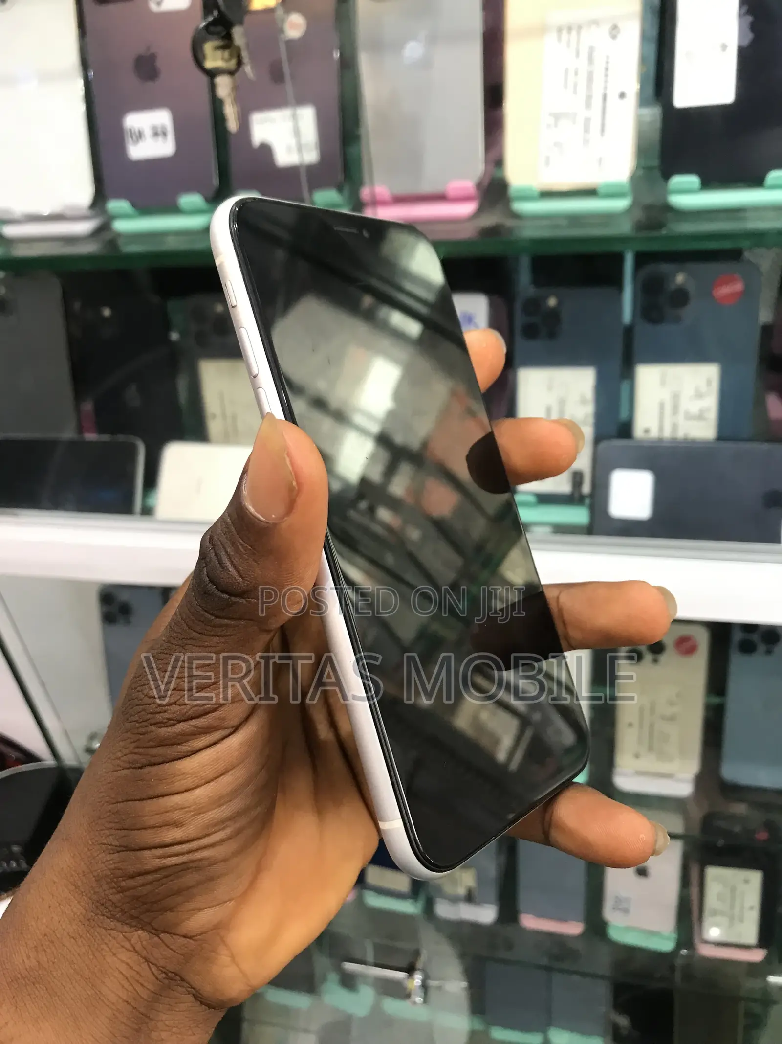 Apple iPhone XR 64 GB White