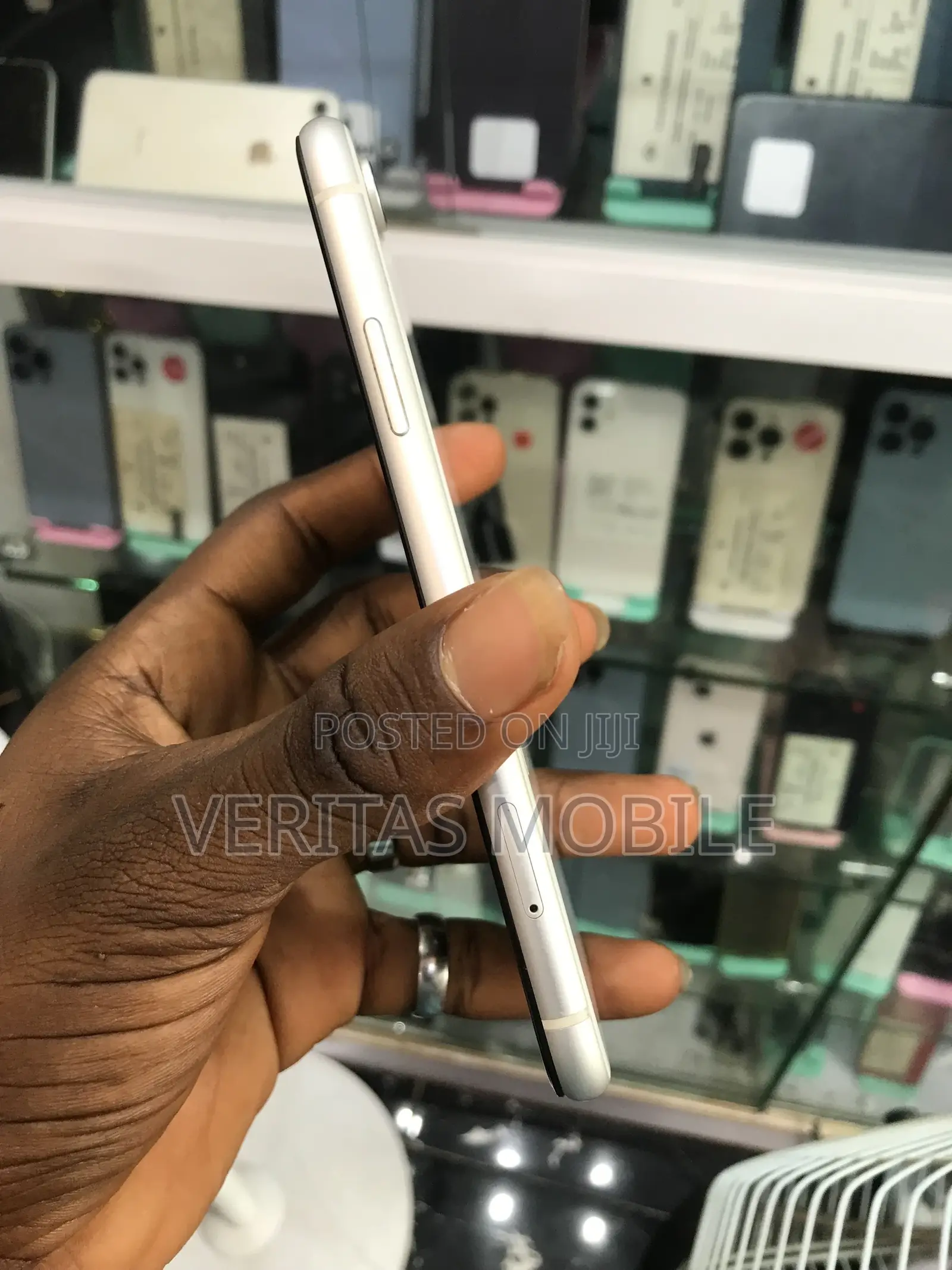 Apple iPhone XR 64 GB White