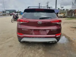 Hyundai Tucson 2017 Red