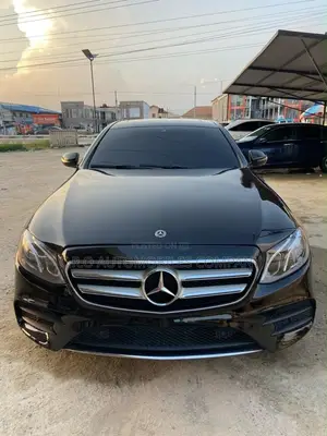 Mercedes-Benz E300 4Matic AWD Sedan (2.0L 4cyl 9A) 2017 Black