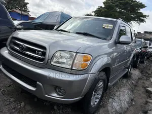 Toyota Sequoia 2004 Silver